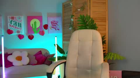 Elin online show from April 30, 5:03 am