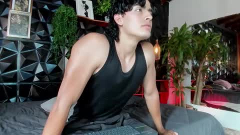 Elloit Colton online show from November 7, 9:26 pm