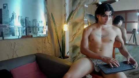 Elloit Colton online show from November 28, 10:34 pm