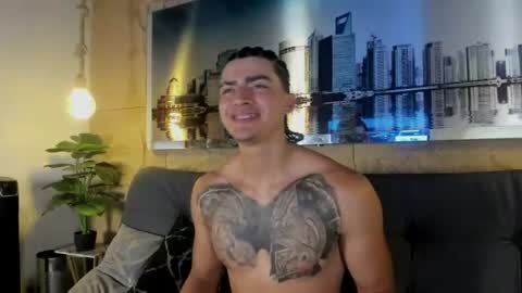 Elloit Colton online show from July 19, 8:12 pm