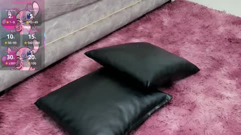 Snapshot of elliot_stone chatting on October 30, 3:52 am Elliot Stone online show from October 30, 3:52 am