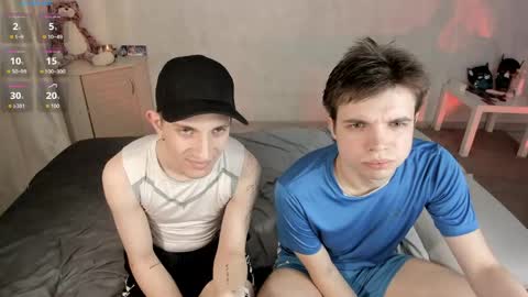 elliot_winki online show from May 2, 5:51 pm