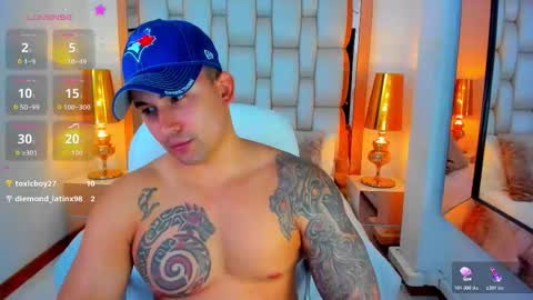 E L L I O T    V E L E Z online show from November 26, 8:54 pm