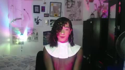 Snapshot of ellis_flowers chatting on October 26, 8:59 pm . online show from October 26, 8:59 pm