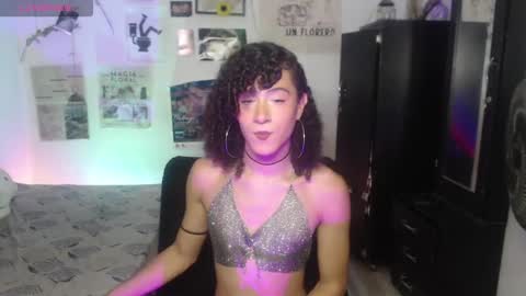 Snapshot of ellis_flowers chatting on November 11, 10:54 pm . online show from November 11, 10:54 pm