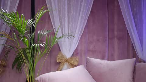 Snapshot of ellismeow chatting on February 2, 4:37 am Ellis online show from February 2, 4:37 am