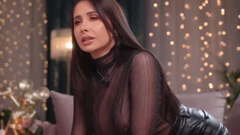 Snapshot of ellismeow chatting on January 31, 9:35 pm Ellis online show from January 31, 9:35 pm