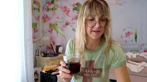 Ella Bella Bo Bella online show from January 16, 6:01 pm