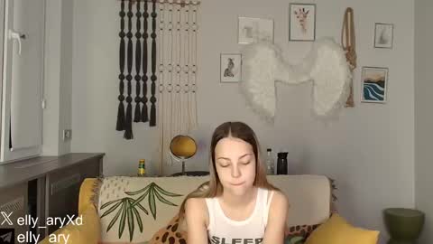 elly_ary online show from January 11, 9:20 pm