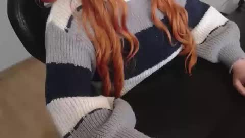 Elly online show from December 5, 2:58 pm