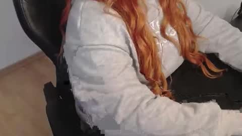 Elly online show from January 6, 1:37 pm