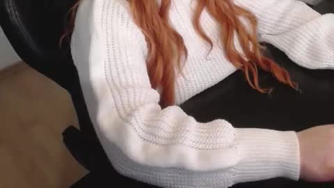 Elly online show from February 5, 7:07 pm