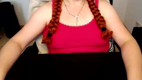 Snapshot of elly_petite chatting on July 4, 6:52 am Elly online show from July 4, 6:52 am