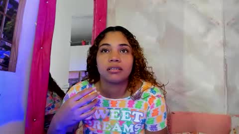 ellybloom online show from April 30, 2:01 pm
