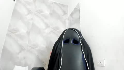 ellybloom online show from July 11, 6:10 pm