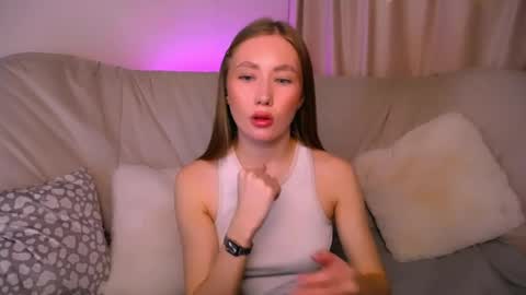  Elly  online show from May 3, 2:50 am