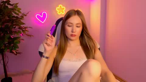  Elly  online show from July 22, 3:20 am