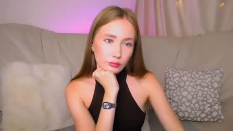 Elly  online show from August 2, 3:38 am
