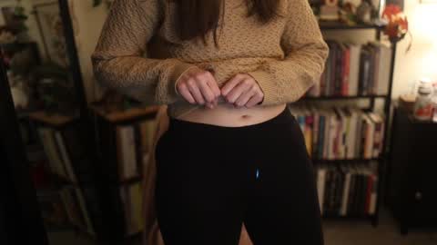 Snapshot of ellynaomi chatting on November 1, 10:56 pm Elly Naomi online show from November 1, 10:56 pm