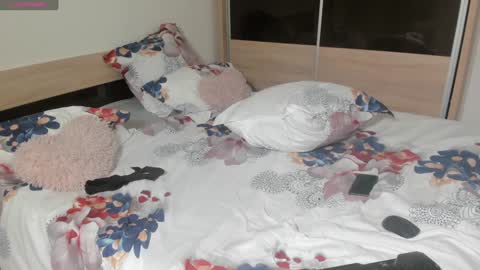 ellslimdoll online show from January 11, 12:33 am