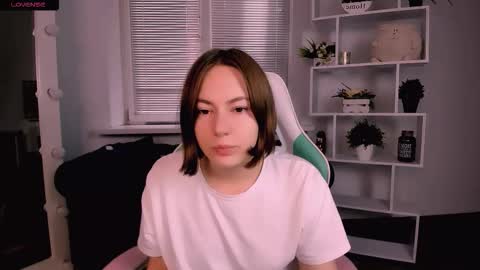 Snapshot of elma_lily chatting on October 16, 5:19 am elma_lily online show from October 16, 5:19 am