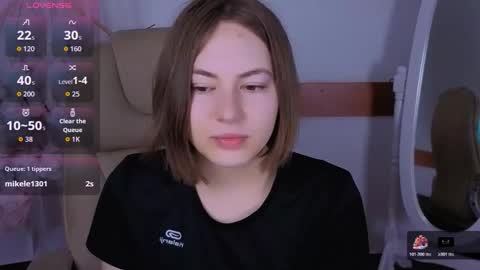 Snapshot of elma_lily chatting on October 23, 6:02 am elma_lily online show from October 23, 6:02 am