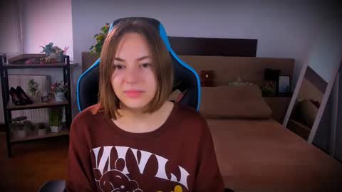 Snapshot of elma_lily chatting on November 15, 7:27 am elma_lily online show from November 15, 7:27 am