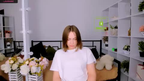 Snapshot of elma_lily chatting on November 28, 7:22 am elma_lily online show from November 28, 7:22 am