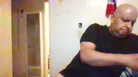 Snapshot of elmario24 chatting on September 27, 10:31 am elmario24 online show from September 27, 10:31 am