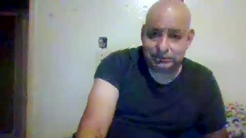 Snapshot of elmario24 chatting on October 11, 9:08 am elmario24 online show from October 11, 9:08 am