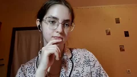 Kate online show from April 30, 9:04 am