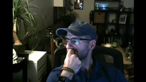 Snapshot of elmetatepeta chatting on June 13, 8:23 am ElMetaTeDa online show from June 13, 8:23 am