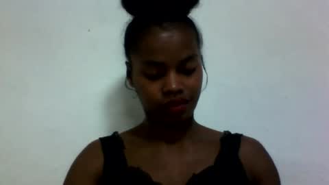 elodie228680 online show from June 14, 3:30 am
