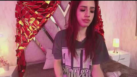 Elodie  online show from March 13, 12:45 pm