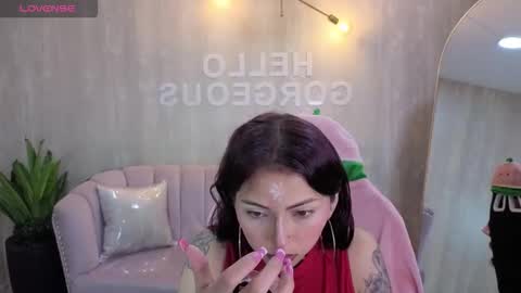 Snapshot of elody_a chatting on October 31, 3:18 am Elody online show from October 31, 3:18 am