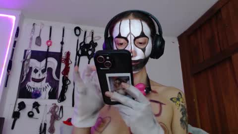 Chelsea  Please help me to reach 100 thumbs up online show from January 4, 11:59 pm