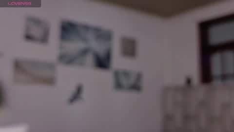Snapshot of eloisee_ chatting on May 6, 8:58 pm Eloise . online show from May 6, 8:58 pm