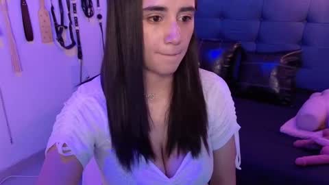 elowen_halley1 online show from October 5, 7:23 pm