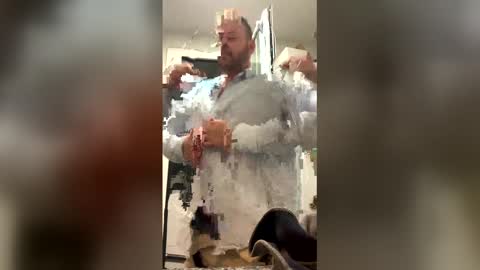 Snapshot of elpeladilla chatting on December 4, 1:48 am elpeladilla online show from December 4, 1:48 am