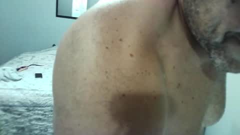 Snapshot of elpouto chatting on November 16, 6:19 am Elpouro online show from November 16, 6:19 am