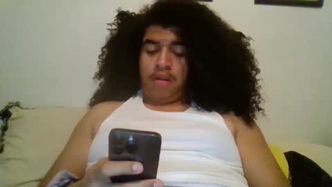 Snapshot of elreyy10 chatting on December 23, 4:43 am ElRey10 online show from December 23, 4:43 am