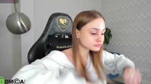 elsa_carterr online show from December 2, 9:36 am