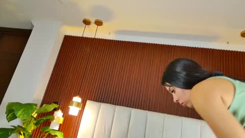 Snapshot of elsa_gb chatting on May 21, 3:13 am Isabela Martinez online show from May 21, 3:13 am