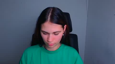 Snapshot of elsa_mur chatting on December 5, 10:45 pm Elsa online show from December 5, 10:45 pm