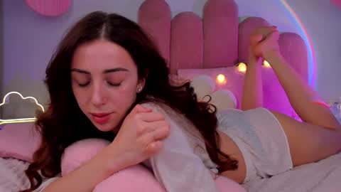 Michelle online show from February 7, 11:45 pm