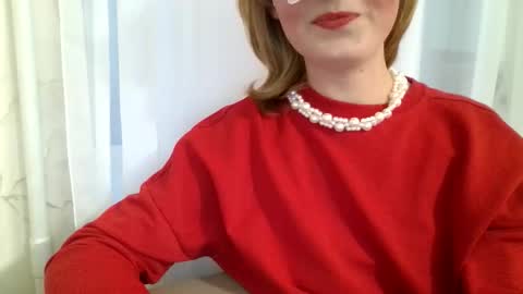 Snapshot of elsamartinez chatting on October 2, 3:19 pm ElsaMartinez online show from October 2, 3:19 pm