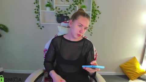 Elsie online show from November 7, 12:43 am