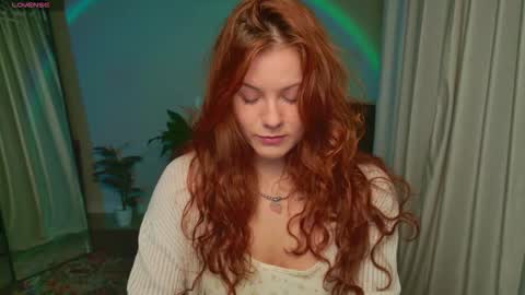 Snapshot of elsie_ginger chatting on November 6, 12:33 am Elsie online show from November 6, 12:33 am