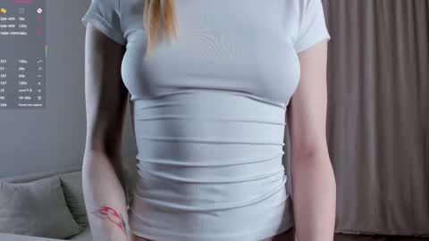 Elizabeth online show from November 20, 1:33 pm