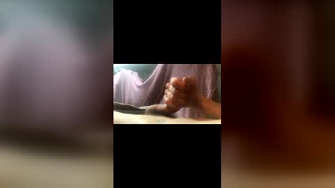 Snapshot of eltez12 chatting on June 5, 8:09 am eltez12 online show from June 5, 8:09 am